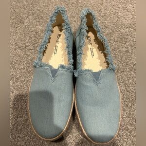 Women’s toms shoes